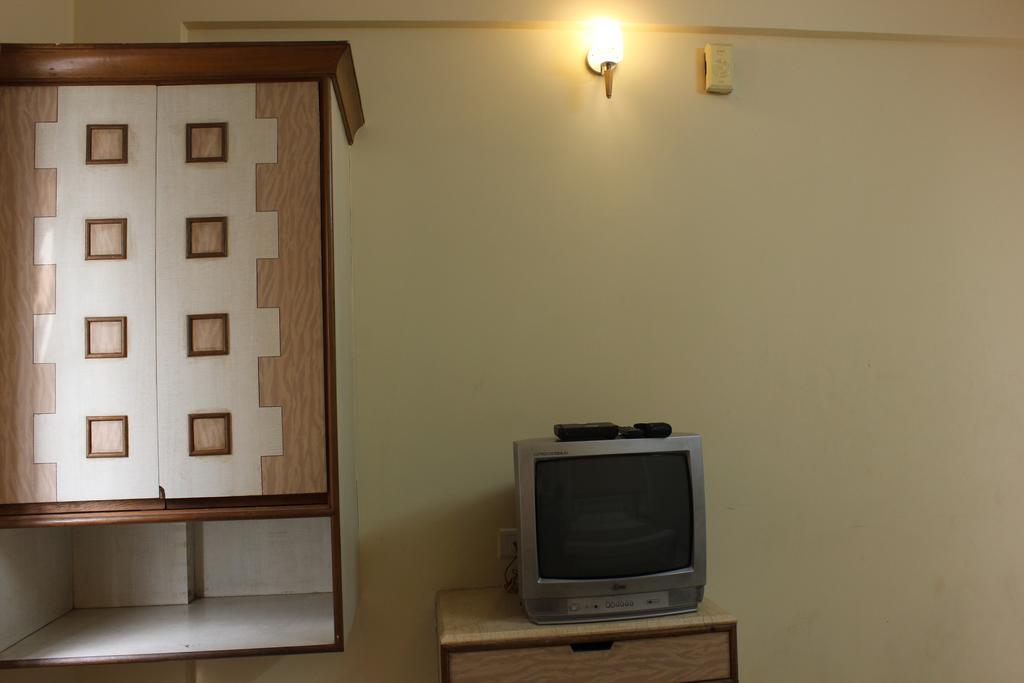 Hotel Manasa Paradise Бангалор Екстериор снимка